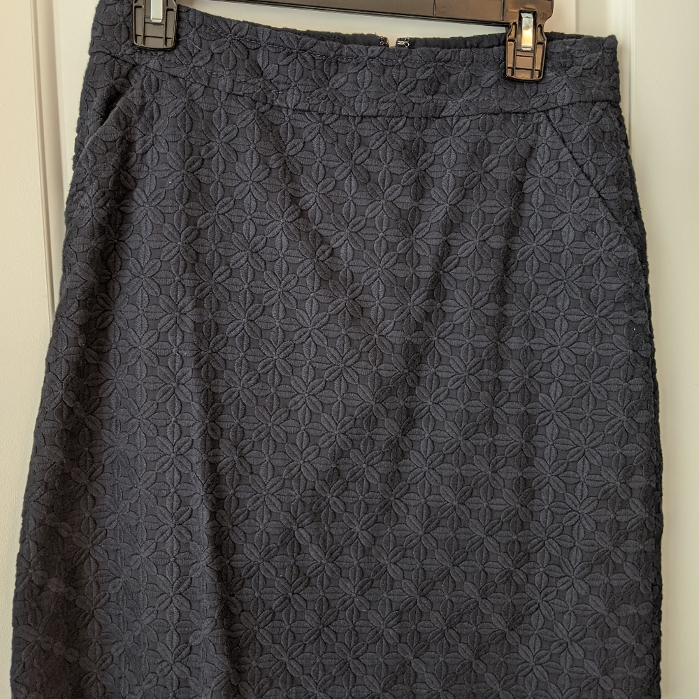 Navy flower pencil skirt Banana Republic pockets